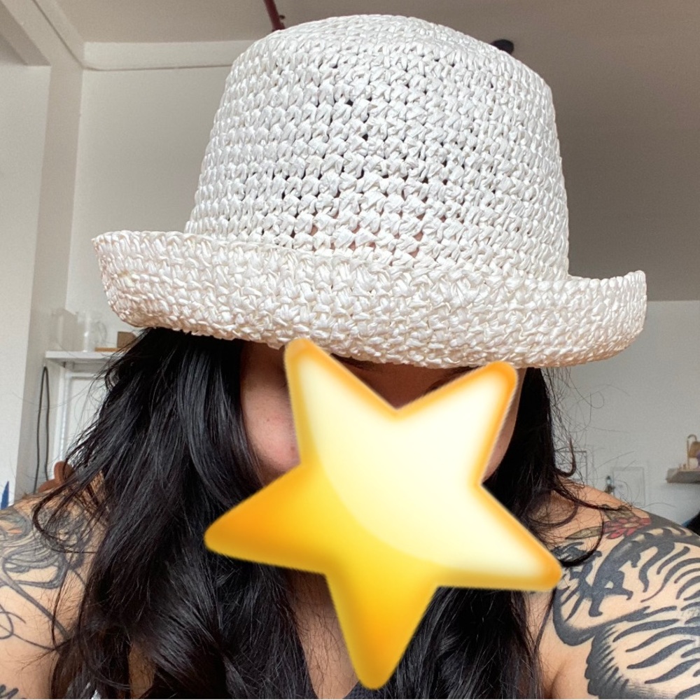🤍 Vintage White Crochet Bucket Hat